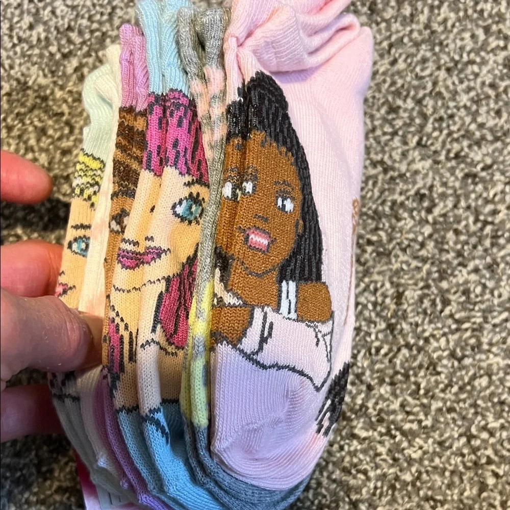 BNWT Barbie Girls’ No-Show Socks (size S/M; for shoe size 9-2 1/2) 6-pair set